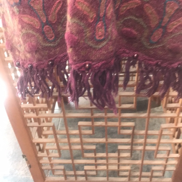 Express burgundy sweater with fringe - Picture 4 of 5